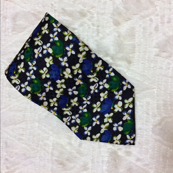 Emanuel Ungaro Other - 4/$20 Ungaro Flower Print Silk Tie